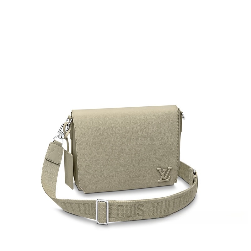 Louis Vuitton Takeoff Messenger M22505