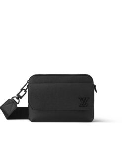 Louis Vuitton Fastline Messenger M22482