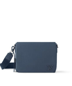 Louis Vuitton Takeoff Messenger M21363